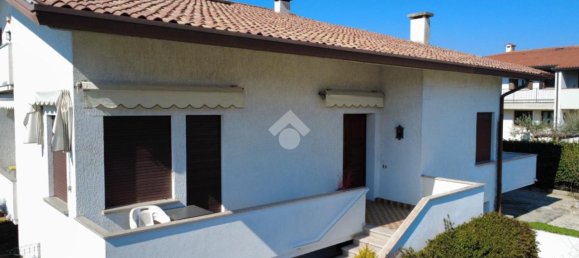 5 rooms Villa in Bassano del Grappa, Italy No. 38681 6