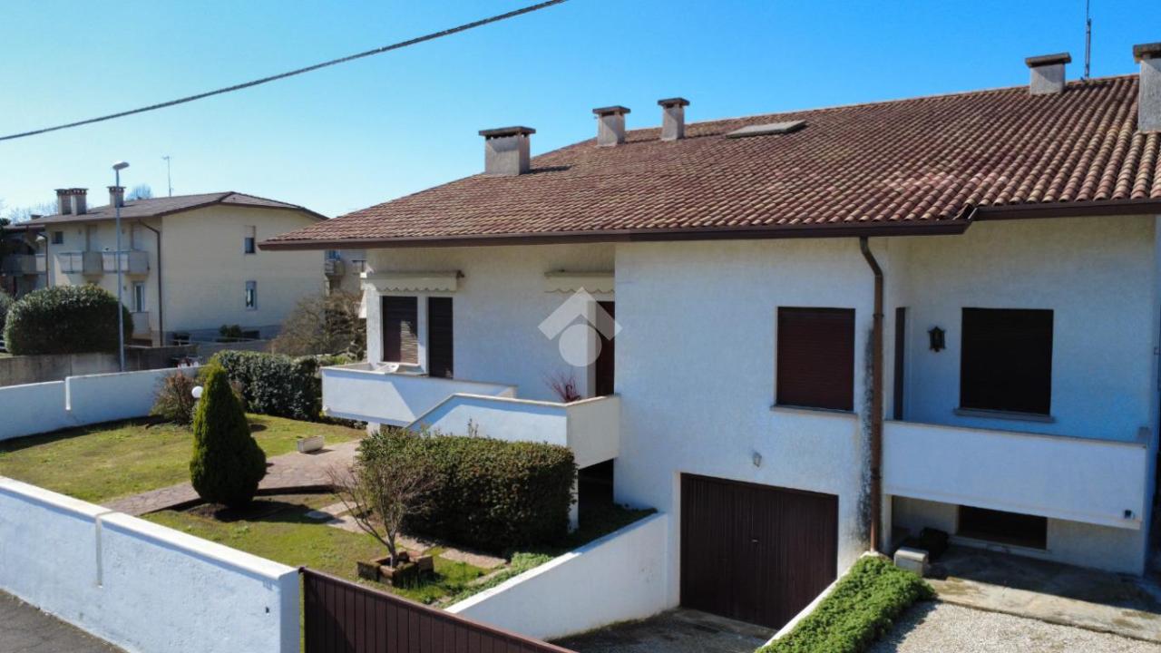 5 rooms Villa in Bassano del Grappa, Italy No. 38681