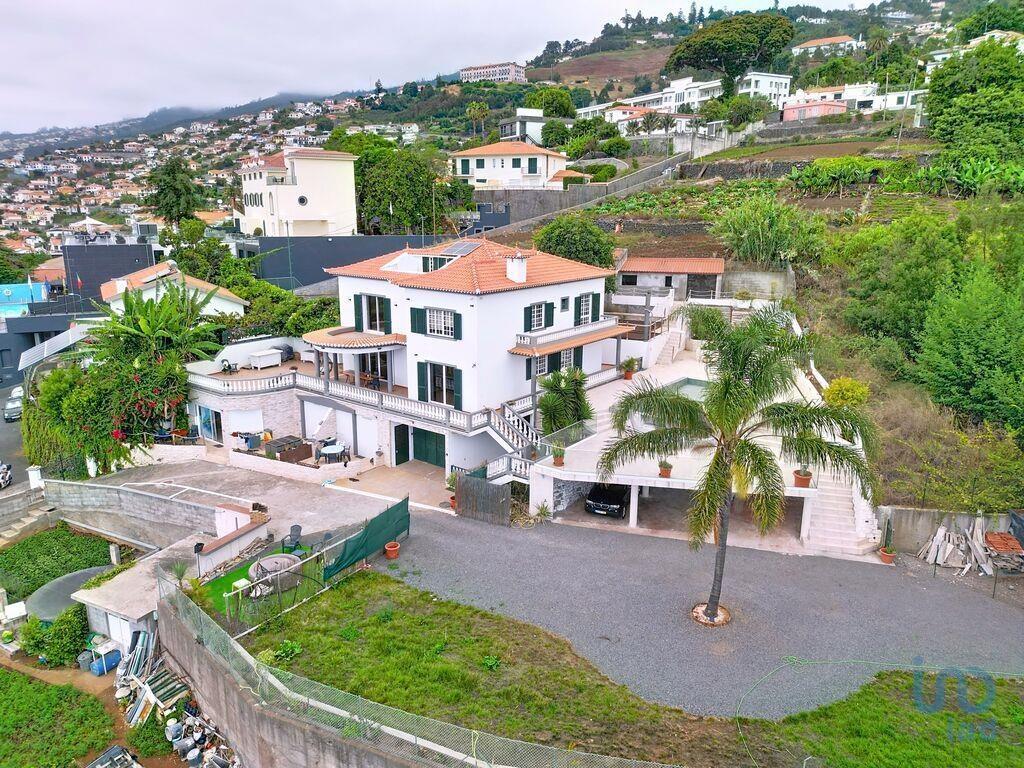 9 bedrooms Villa in Funchal, Portugal No. 351575