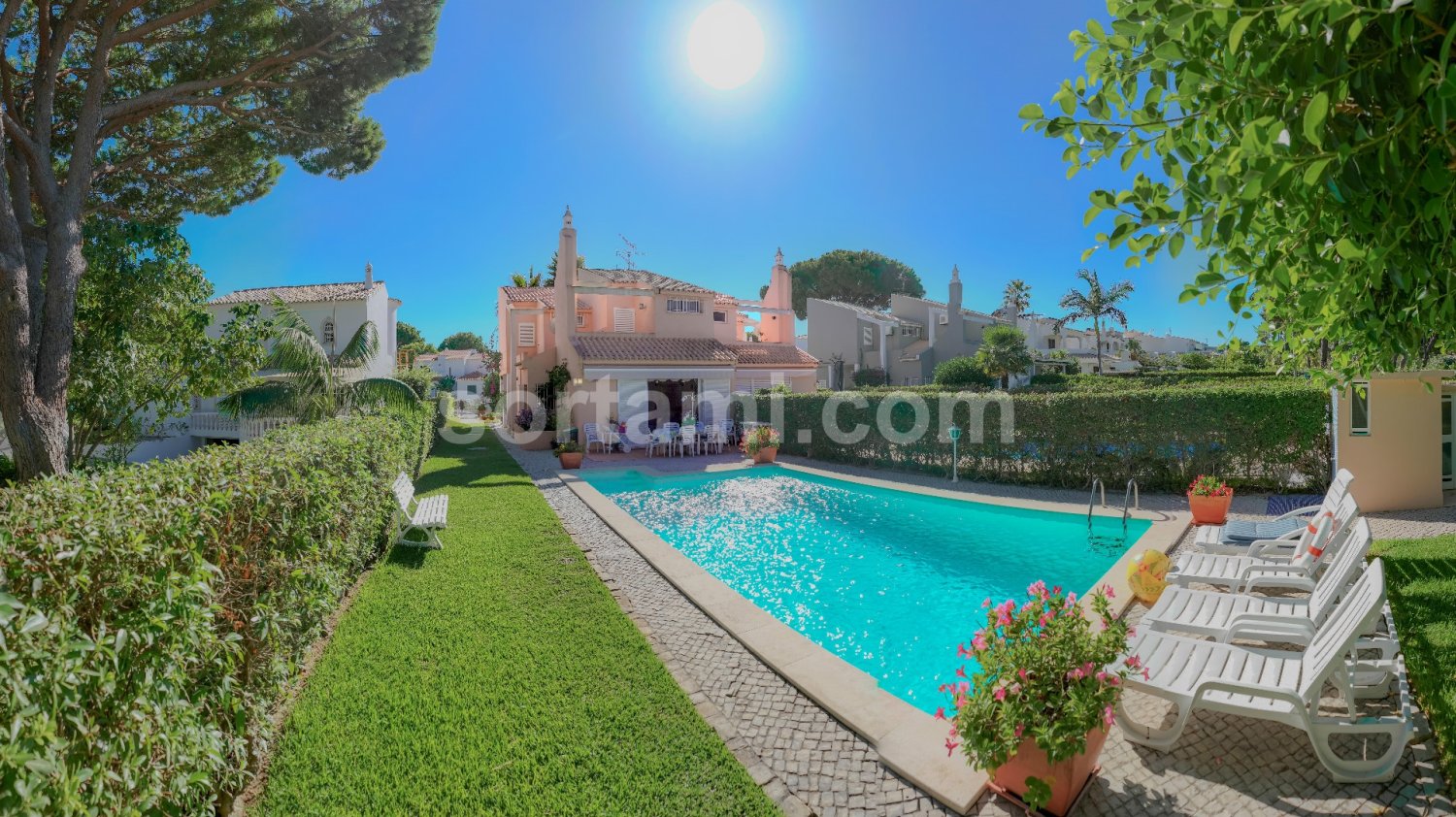 3 bedrooms House in Quarteira, Portugal No. 136280