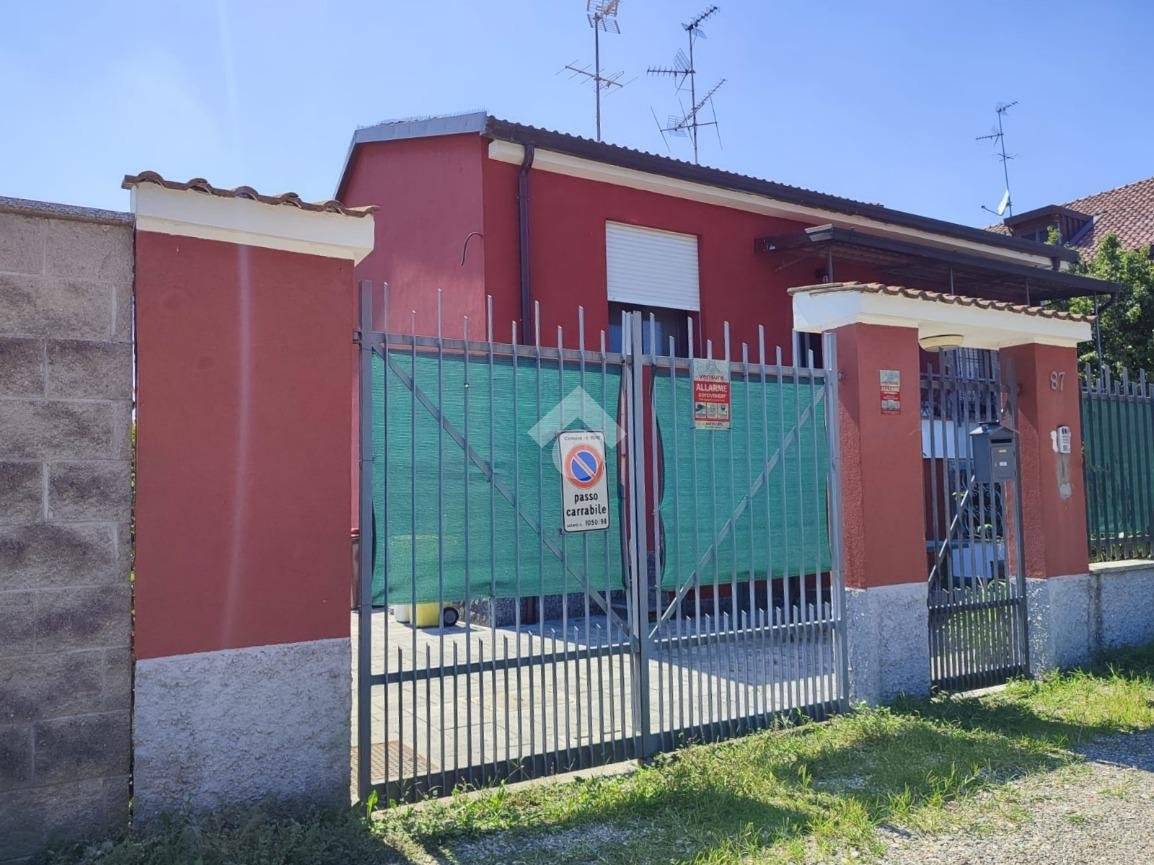 Villa de 1 dormitorio en Rho, Italy No. 291184