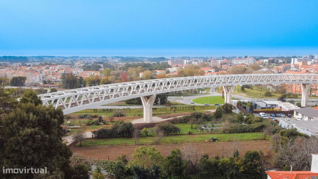 Terrain à Vila Nova de Gaia, Portugal 1291m² No. 125987