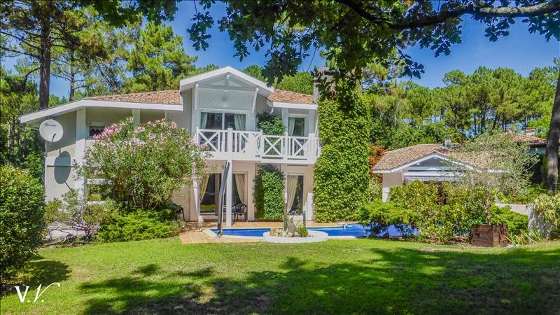 5 bedrooms Villa in Biscarrosse, France No. 347808