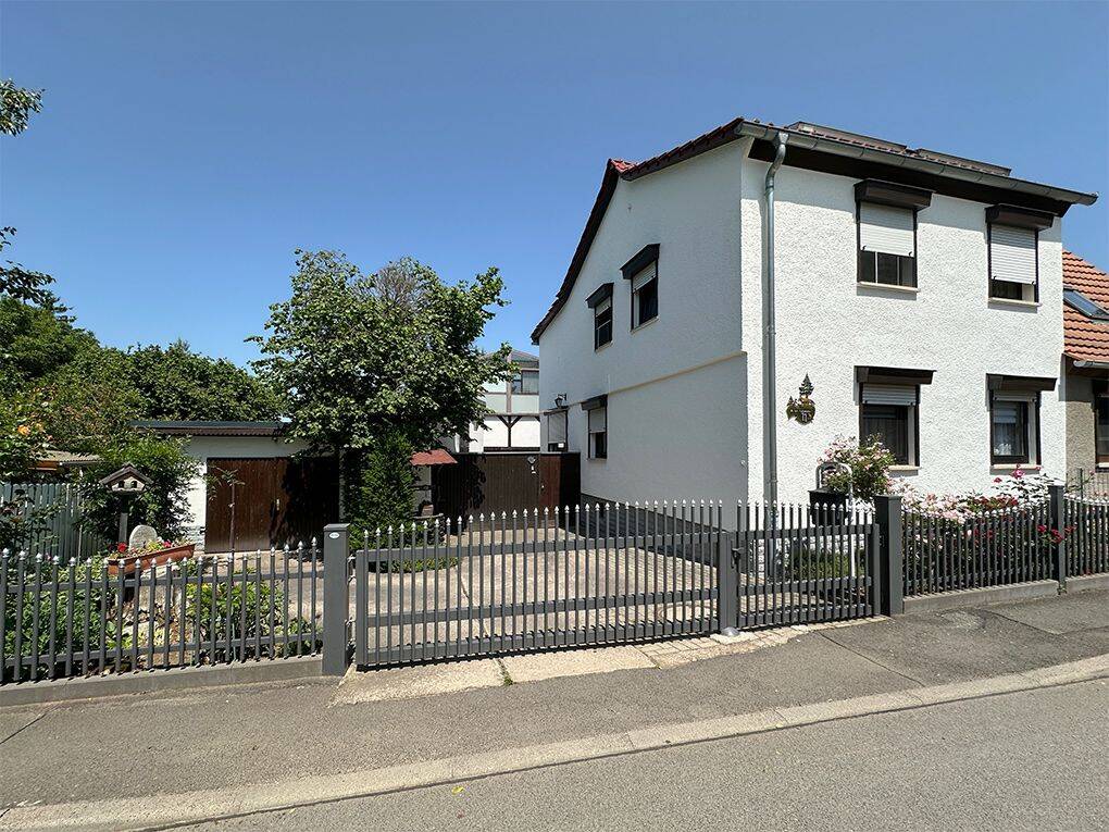 6 rooms Townhouse in Erfurt, Germany No. 291492