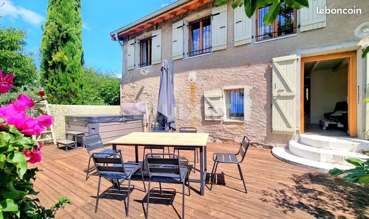 4 bedrooms Townhouse in Saint-Cergues, France No. 285529