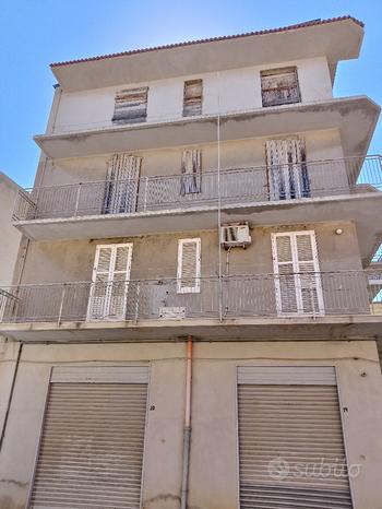 Здание 640м² в Ликата, Италия № 257590