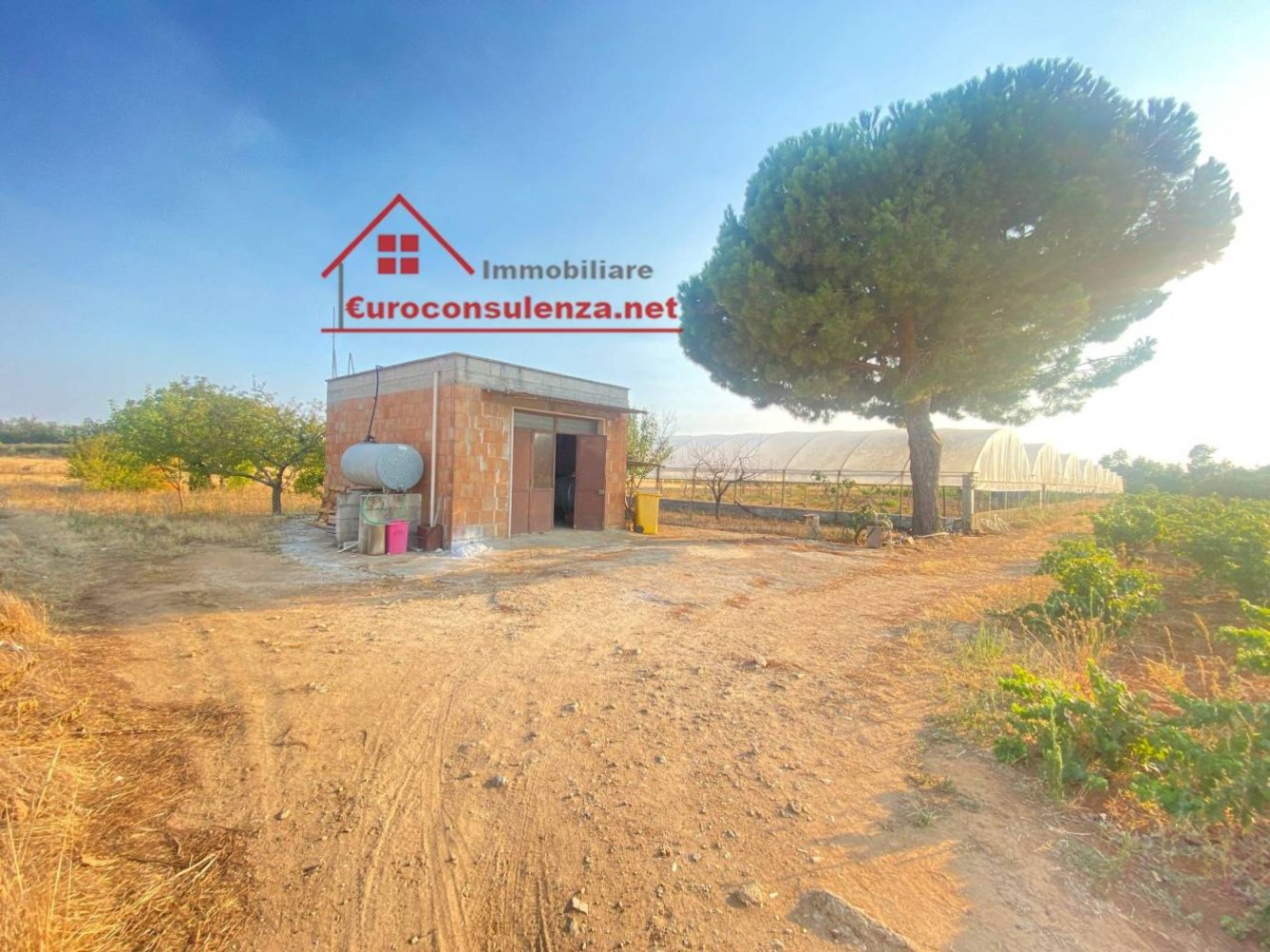  مستودع في Melissano, Italy 23متر مربع رقم 329975