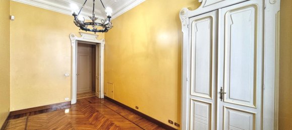7 bedrooms Apartment in Turin, Italy No. 323118 25