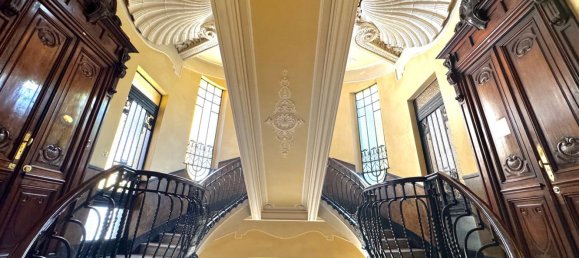 7 bedrooms Apartment in Turin, Italy No. 323118 3