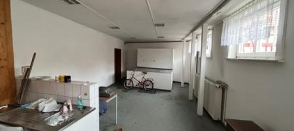 Здание с 4 комнатами в Людвигслуст-Пархим, Германия № 159906 3