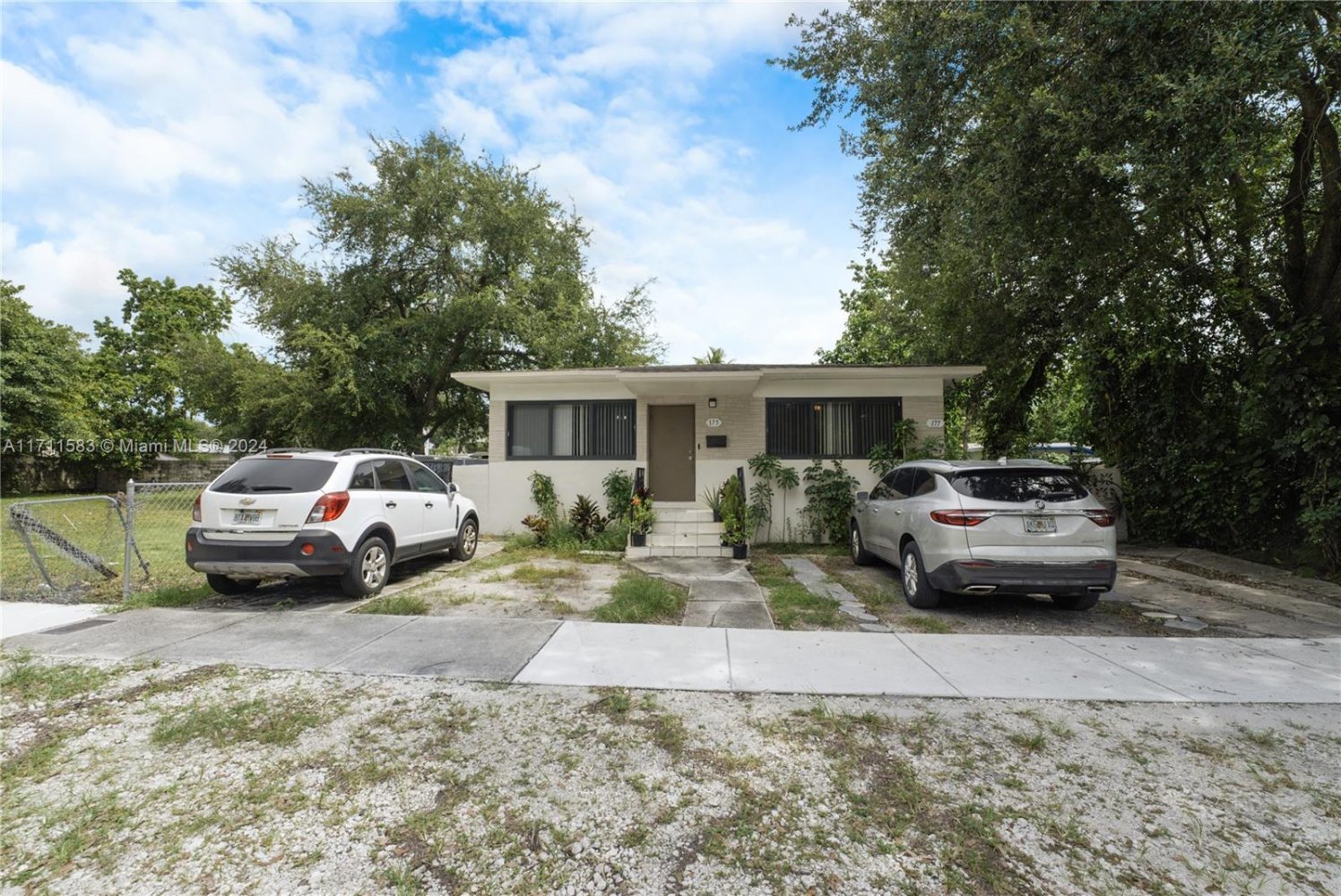 144m² terrain à vendre à Miami, Miami-Dade, Florida, USA № 615151