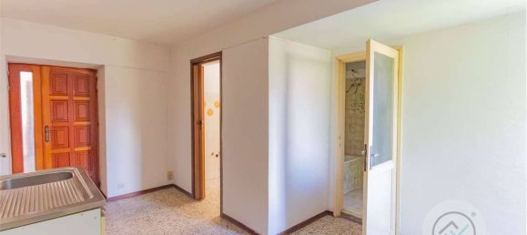 2 chambres Appartement à Marchirolo, Italy No. 266364 5