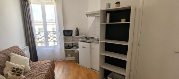 Studio in Paris, France No. 310619 4