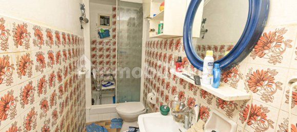 Apartamento de 2 dormitorios en Genoa, Italy No. 371160 10