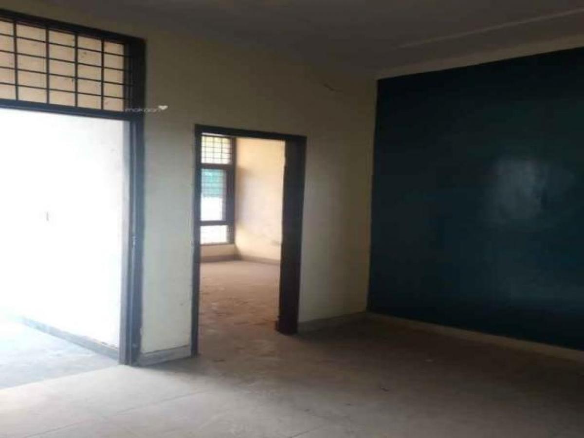 Дом с 4 спальнями в Фаридабад, Индия № 12092