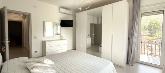 5 bedrooms Apartment in Fondi, Italy No. 337031 12