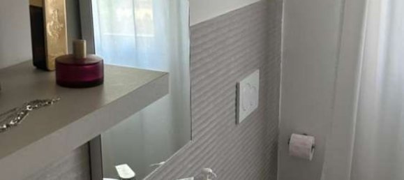 3-salle Appartement à Meda, Italy No. 8512 18