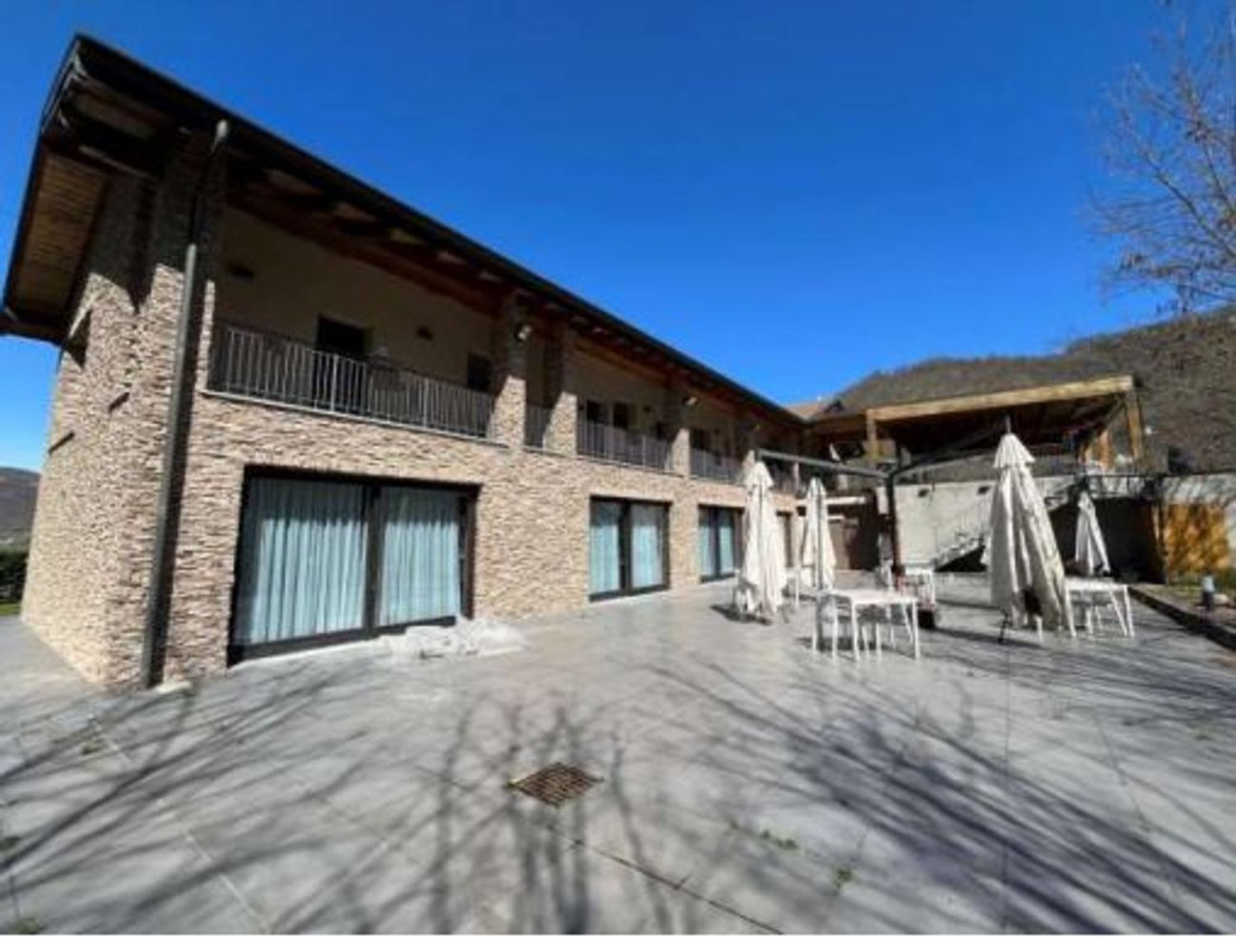 Imóvel comercial em Montechiaro d'Acqui, Italy 816 m² N.º 381147