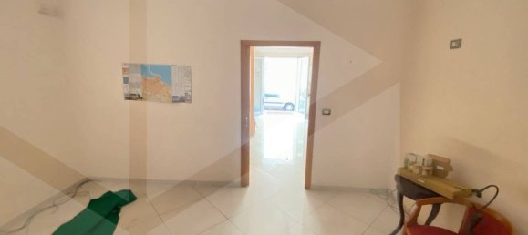 Propiedad comercial de 2 habitaciónes en Molfetta, Italy No. 22368 13