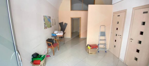 Propiedad comercial de 2 habitaciónes en Molfetta, Italy No. 22368 6