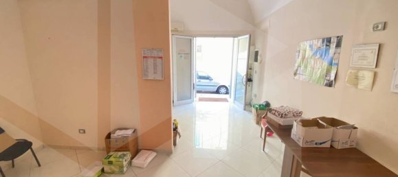 Propiedad comercial de 2 habitaciónes en Molfetta, Italy No. 22368 8