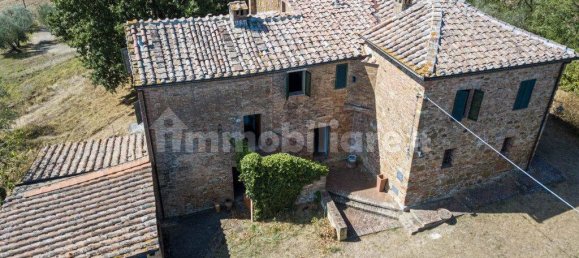 4 bedrooms House in Asciano, Italy No. 57596 7