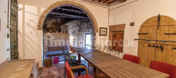 4 bedrooms House in Asciano, Italy No. 57596 36