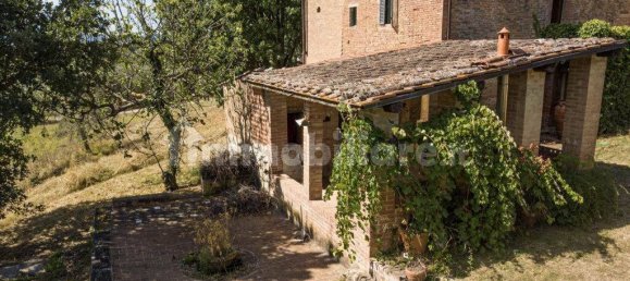 4 bedrooms House in Asciano, Italy No. 57596 6