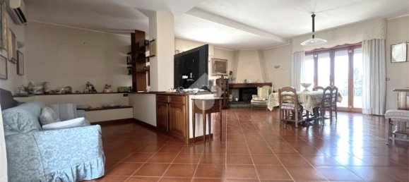 4 bedrooms Apartment in Casoria, Italy No. 291860 6
