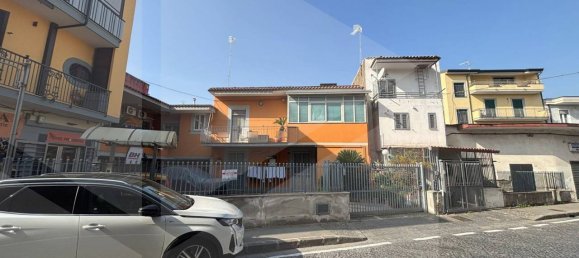 2-salle Appartement à Pomigliano d'Arco, Italy No. 25028 12