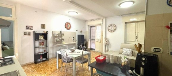 2-salle Appartement à Pomigliano d'Arco, Italy No. 25028 3