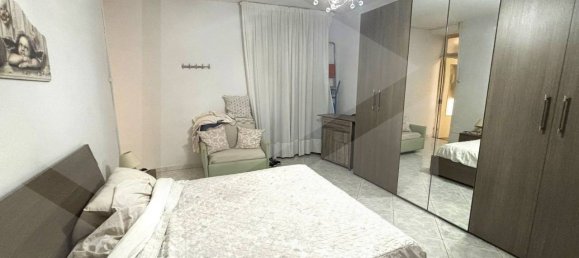2-salle Appartement à Pomigliano d'Arco, Italy No. 25028 9