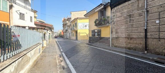 2-salle Appartement à Pomigliano d'Arco, Italy No. 25028 2