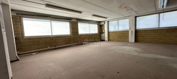 12 rooms Warehouse in Grignasco, Italy No. 119741 17