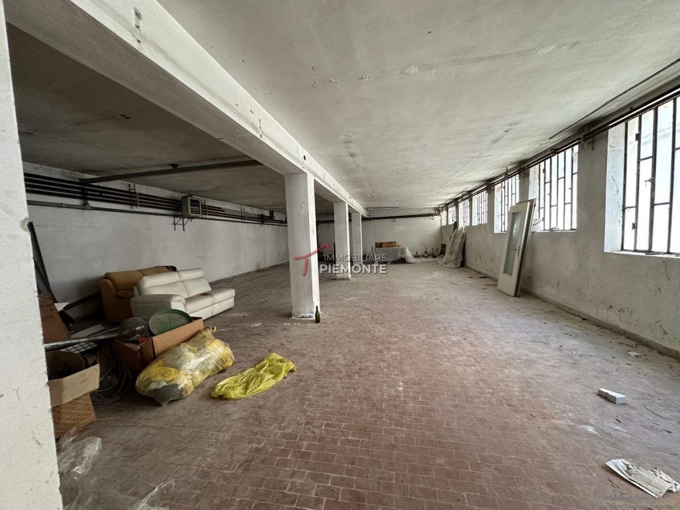 12 rooms Warehouse in Grignasco, Italy No. 119741