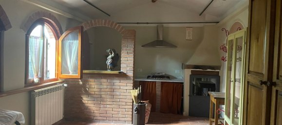 9 rooms House in Barga, Italy No. 91359 4