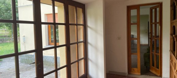 9 rooms House in Barga, Italy No. 91359 3