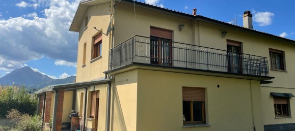 9 rooms House in Barga, Italy No. 91359 11
