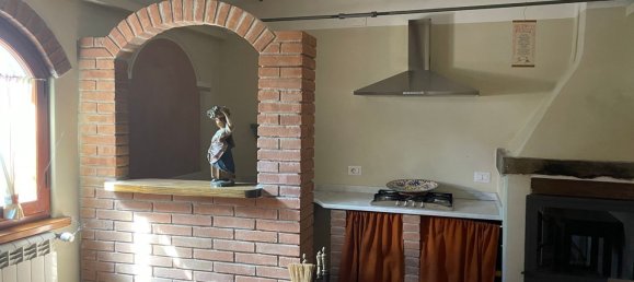 9 rooms House in Barga, Italy No. 91359 5