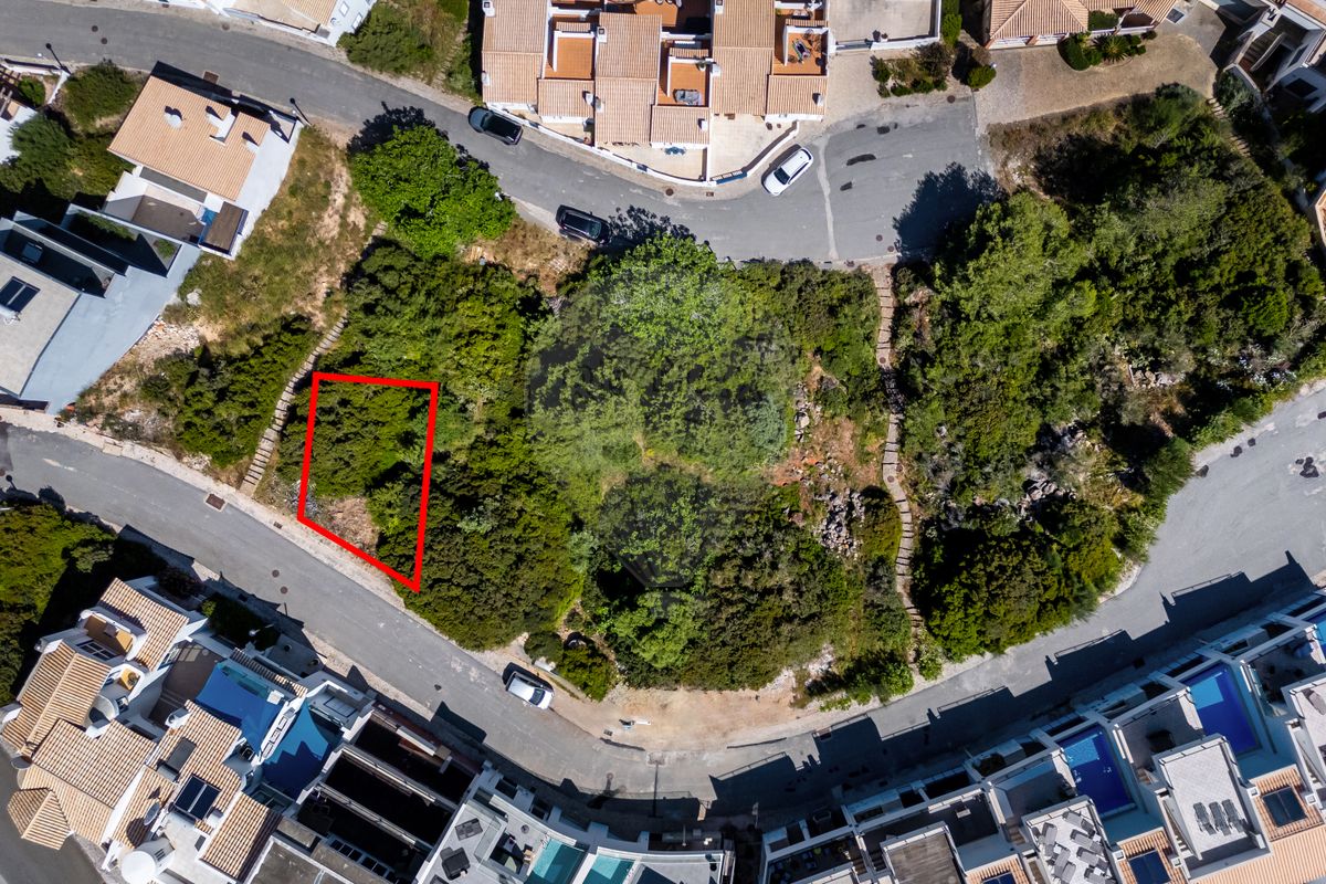 218m² Land in Budens, Portugal No. 102754