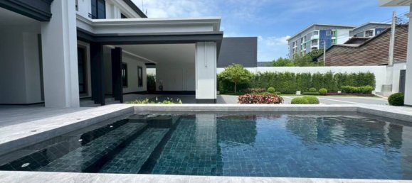 4 bedrooms Penthouse in Samut Prakan, Thailand No. 68546 8