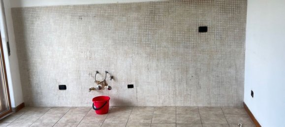 3 Schlafzimmer Wohnung in Santa Maria Hoè, Italy, Nr. 365529 5