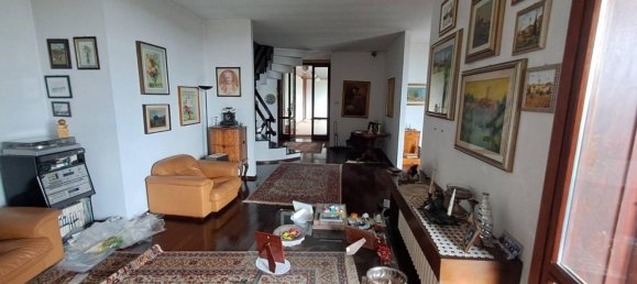 5-Zimmer Villa in Induno Olona, Italy, Nr. 51748 8