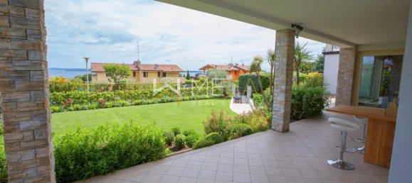 Apartamento de 3 dormitorios en Padenghe sul Garda, Italy No. 247822 3