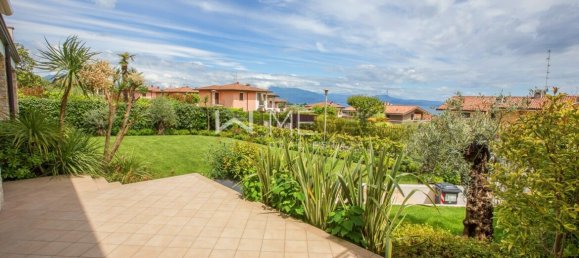 Apartamento de 3 dormitorios en Padenghe sul Garda, Italy No. 247822 4