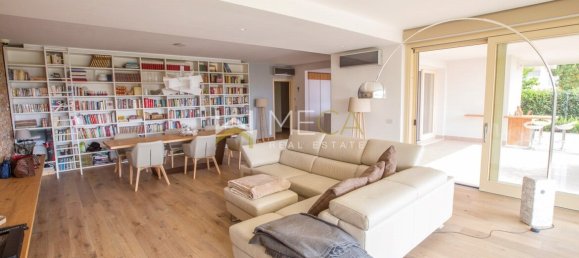 Apartamento de 3 dormitorios en Padenghe sul Garda, Italy No. 247822 8