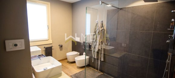 Apartamento de 3 dormitorios en Padenghe sul Garda, Italy No. 247822 16