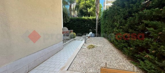 Квартира с 3 комнатами в Модуньо, Италия № 21974 25