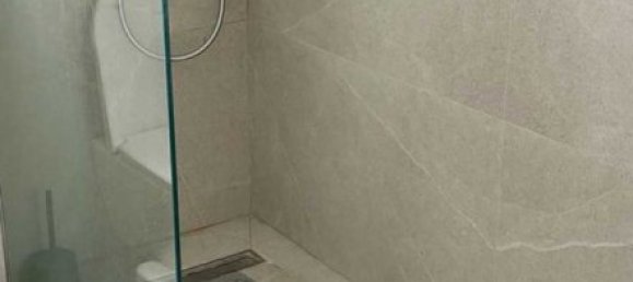 Propiedad comercial de 4 dormitorios en Chloraka, Cyprus No. 106069 11