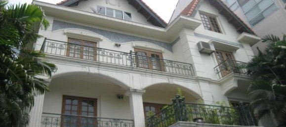 Villa de 5 dormitorios en Tay Ho, Vietnam No. 7159 2